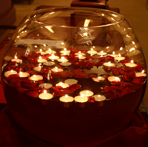 staklena kugla plutajuće sveće