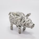 Korpa za cveće prase