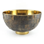 Dekorativna metalna posuda